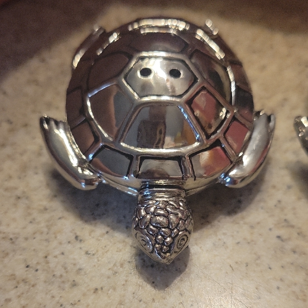 Turtle Salt and Pepper Shakers New - Picture 7 of 7